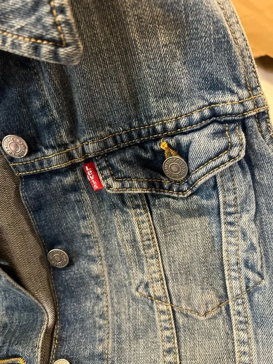 Levi’s Denim Vest, size small, like new condition - Picture 6 of 9